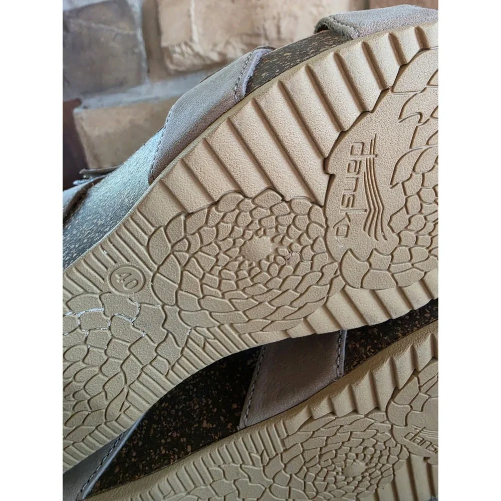 Dansko Susie Sandals Taupe Milled Nubuck Leather Wedge Cork Sz 40/US‎ 9.5-10